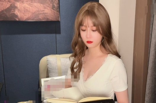 Cháu trai lên phố ngủ với chú vì thấy dì tắm