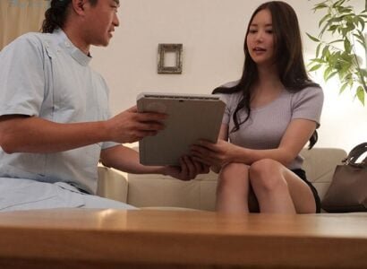 Em gái xinh đẹp đi khám để thú nhận đã bị bác sĩ xoạt và báo cáo là đang mang thai