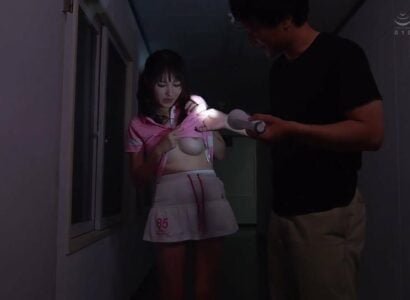 Nữ huấn luyện viên đội godf xấu xí giao gấu với đồng nghiệp